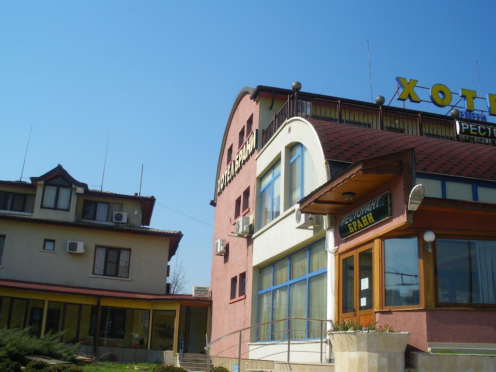 Brani Family Hotel Ruse Bagian luar foto